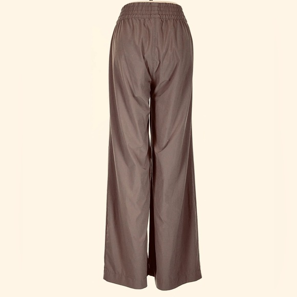 Like New: Vuori Villa Vibes Wideleg Pant Espresso Small Regular - Picture 4 of 8